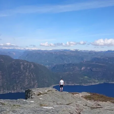 Koselig Ved Fjorden Med Panorama Utsikt Hébergement de vacances Hjelmeland