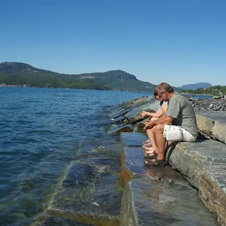 Koselig Ved Fjorden Med Panorama Utsikt