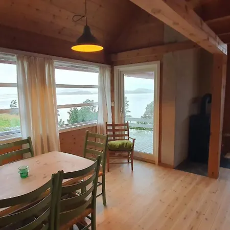 Koselig Ved Fjorden Med Panorama Utsikt Hjelmeland