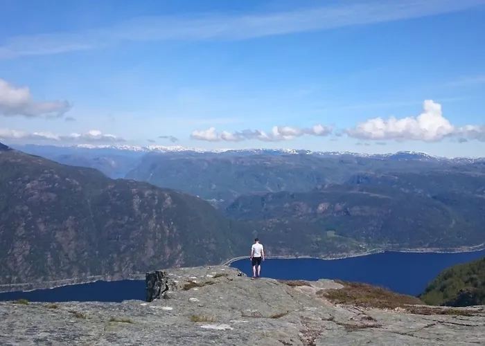 Koselig Ved Fjorden Med Panorama Utsikt Hébergement de vacances Hjelmeland