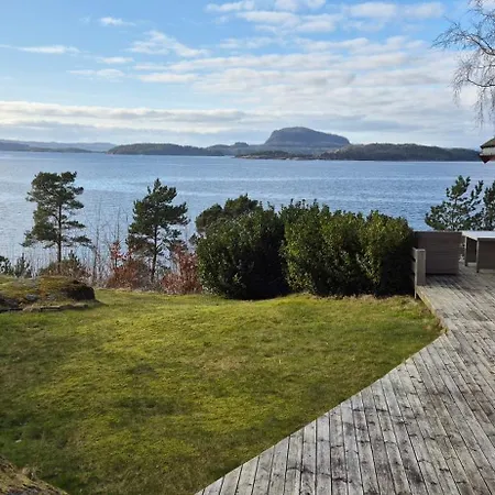 Koselig Ved Fjorden Med Panorama Utsikt Hjelmeland
